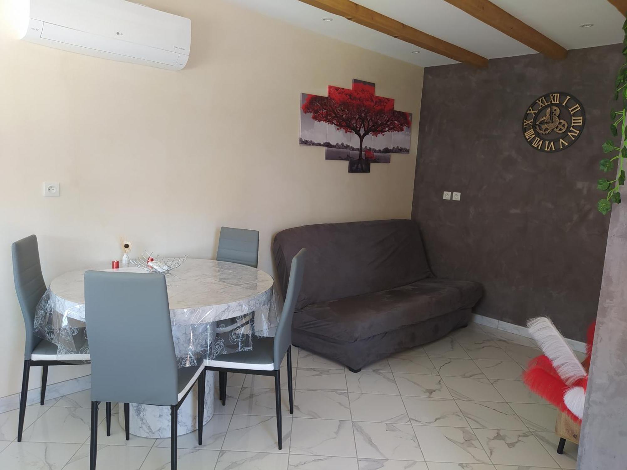Studio Cosy Avec Terrasse Et Jacuzzi A Disposition De Mai A Aout Rians  外观 照片